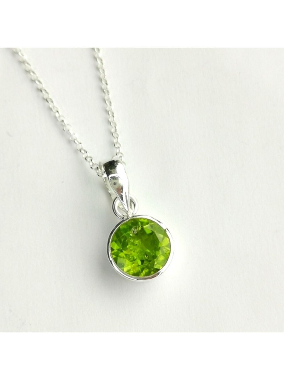 Deep cut Round Peridot sterling silver pendant necklace 🆕